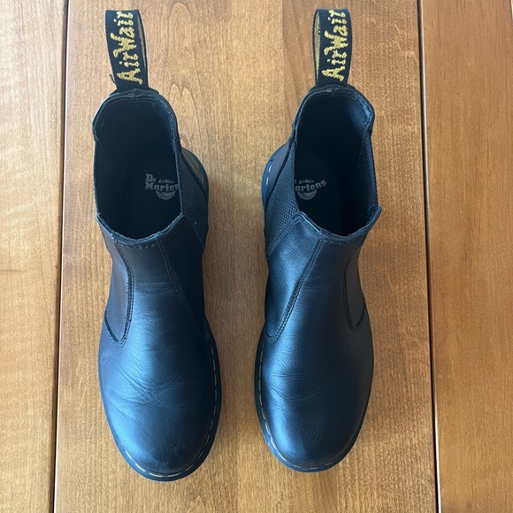 Dr. Martens 2976 Chelsea Boot - Picture 5 of 9